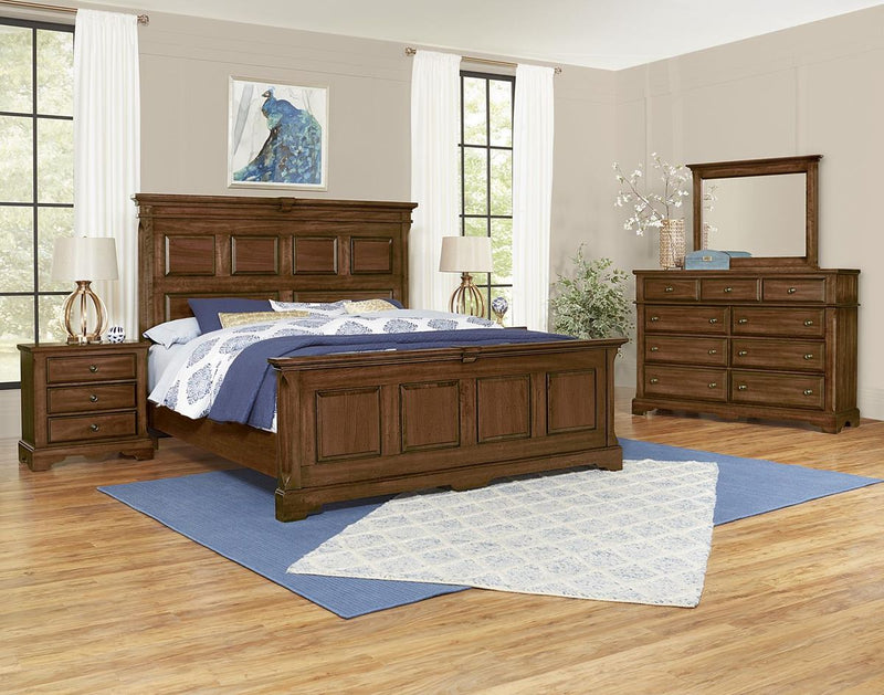 Vaughan-Bassett Heritage Cal King Mansion Bed in Amish Cherry