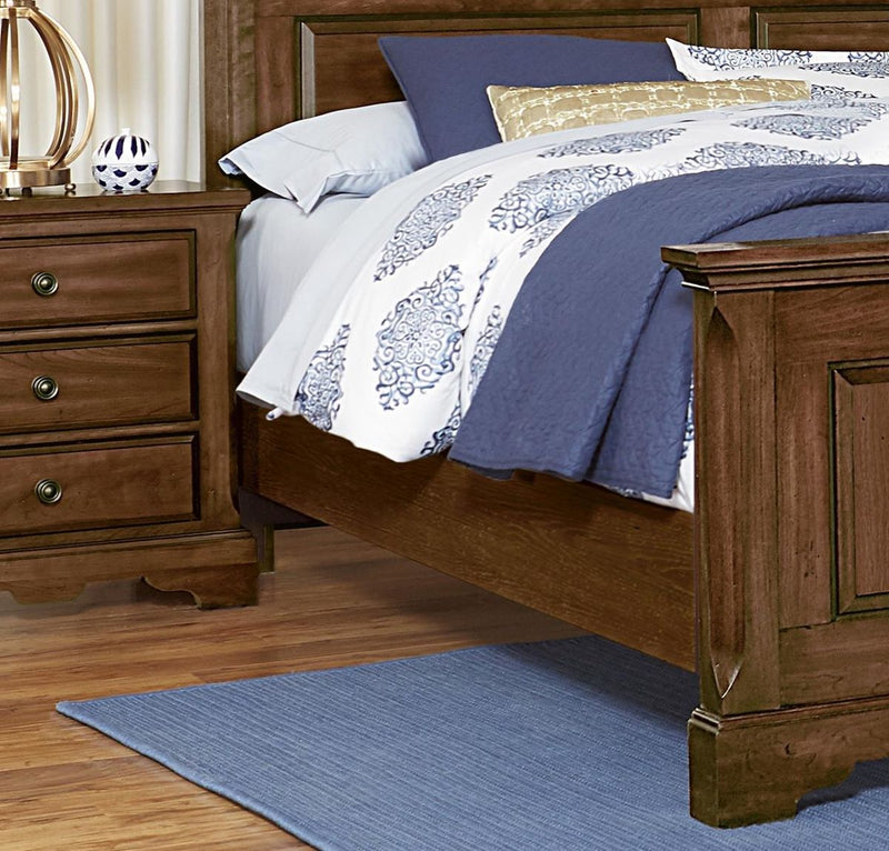 Vaughan-Bassett Heritage Cal King Mansion Bed in Amish Cherry