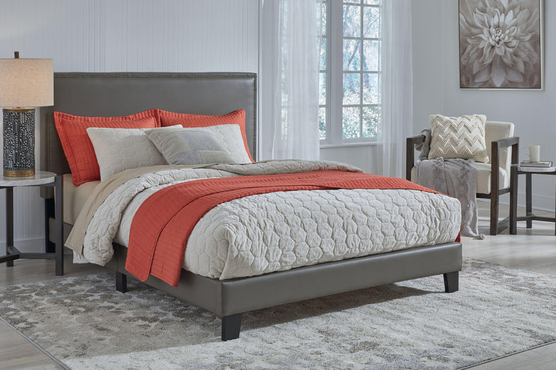 Mesling - Upholstered Bed