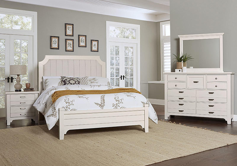 Vaughan-Bassett Bungalow Queen Upholstered Bed in Lattice